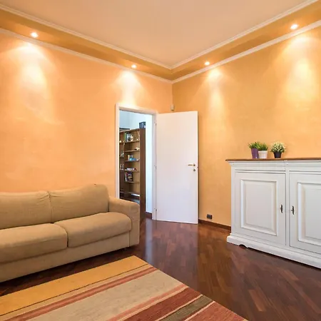 Apartman A Poche Fermate Dal Centro - Design *