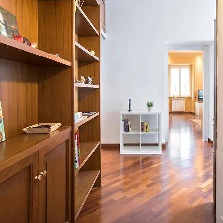 Apartment A Poche Fermate Dal Centro - Design