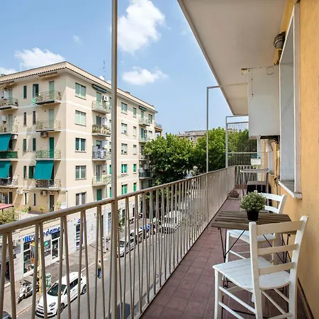 A Poche Fermate Dal Centro - Design Apartment